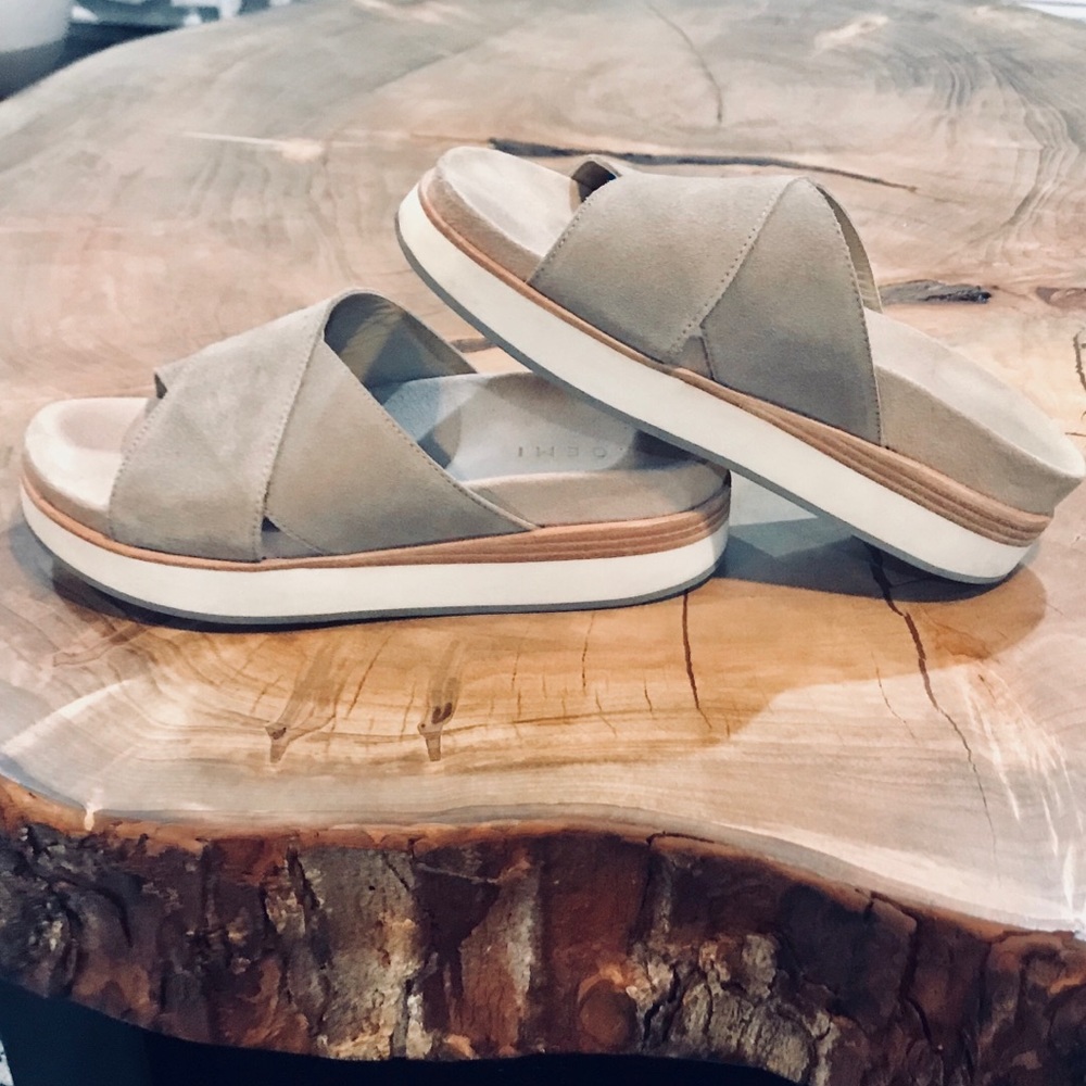 M. Gemi Flatform Criss-Cross Sandals